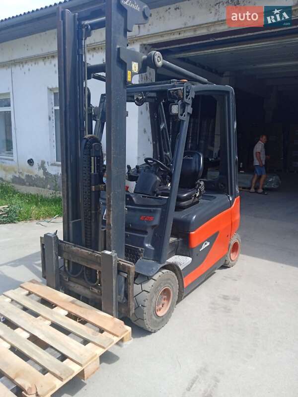 Linde  E 25 2012 Linde  E 25 2012