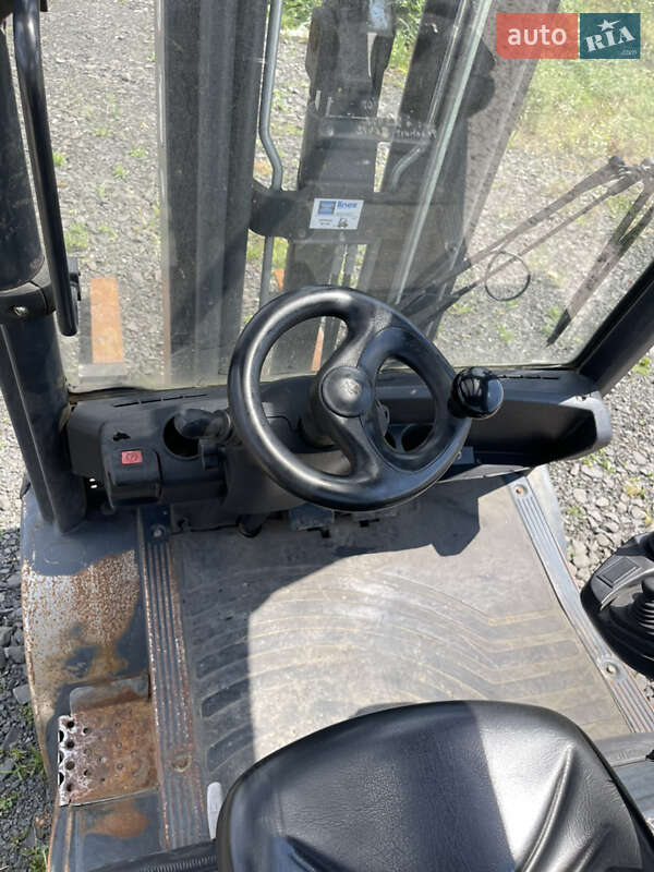 Вилочный погрузчик Linde H 30D 2006 в Владимире
