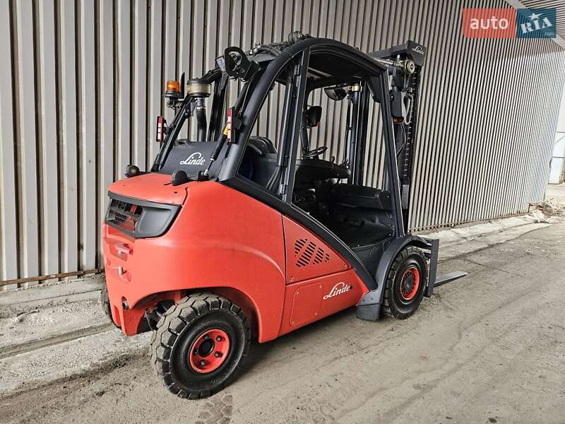 Вилочний навантажувач Linde H 35T-01 2015 в 