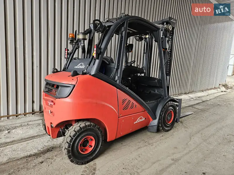 Вилочний навантажувач Linde H 35T-01 2015 в 