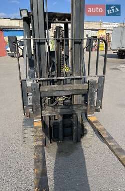 Вилочный погрузчик Linde H20T 2004 в 