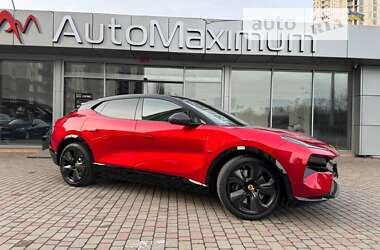 Седан Lotus Eletre 2023 в 