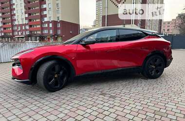 Седан Lotus Eletre 2023 в 
