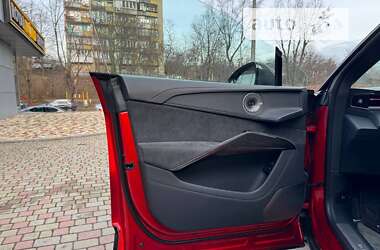 Седан Lotus Eletre 2023 в 