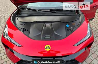 Седан Lotus Eletre 2023 в 