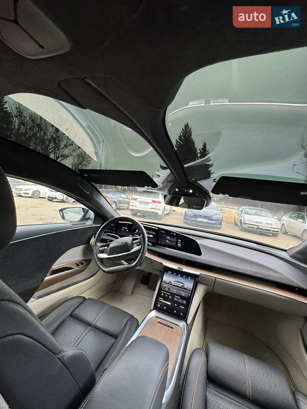 Седан Lucid Air 2022 в Львове