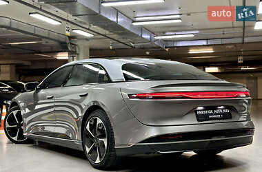 Седан Lucid Air 2022 в 