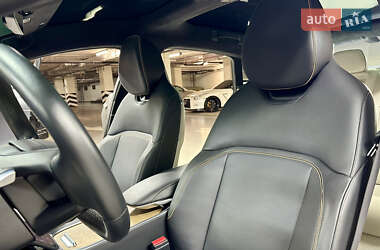 Седан Lucid Air 2022 в 