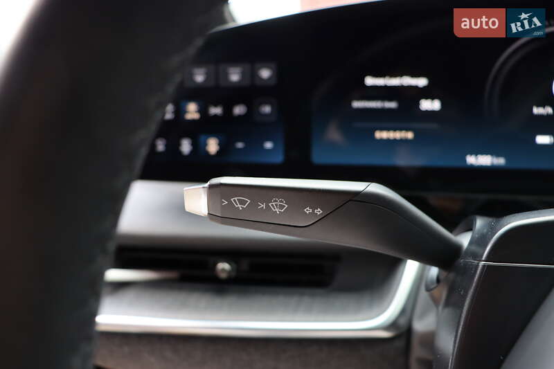 Седан Lucid Air 2023 в Львові