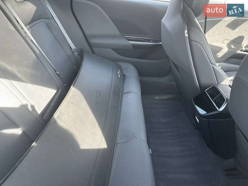 Седан Lucid Air 2023 в Львове