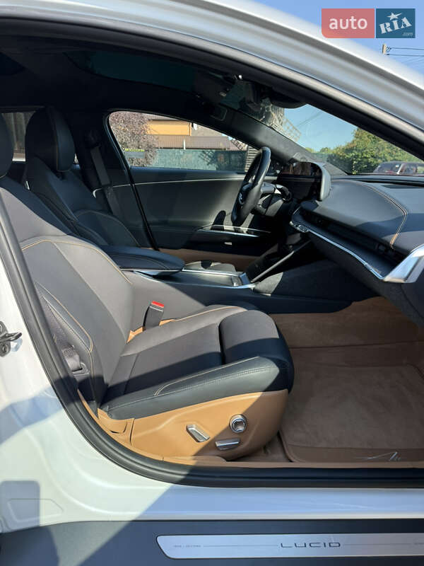 Седан Lucid Air 2023 в Киеве