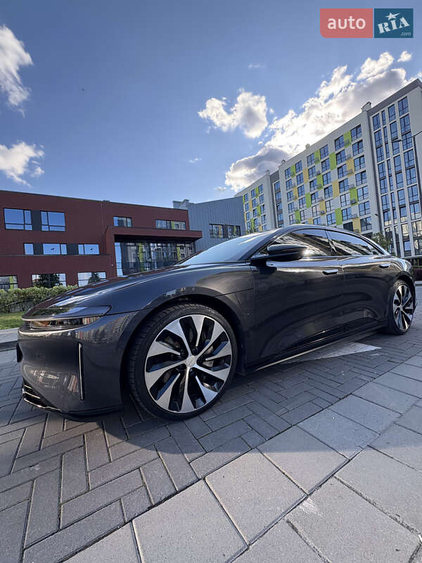Седан Lucid Air 2022 в Львове