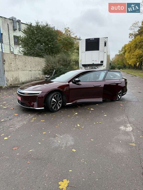 Седан Lucid Air 2023 в Львові