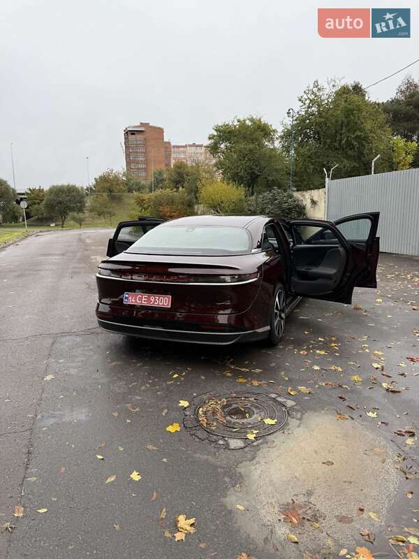Седан Lucid Air 2023 в Львові
