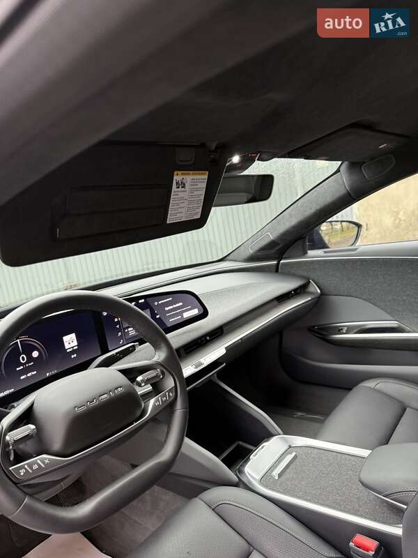 Седан Lucid Air 2023 в Львові