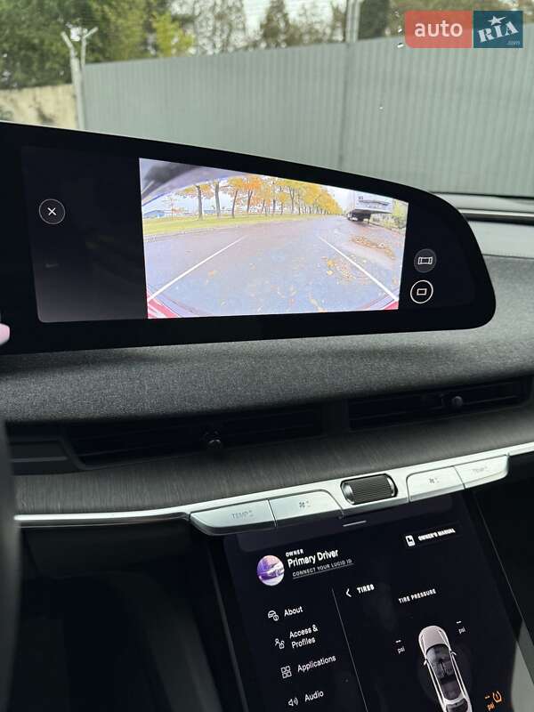 Седан Lucid Air 2023 в Львові
