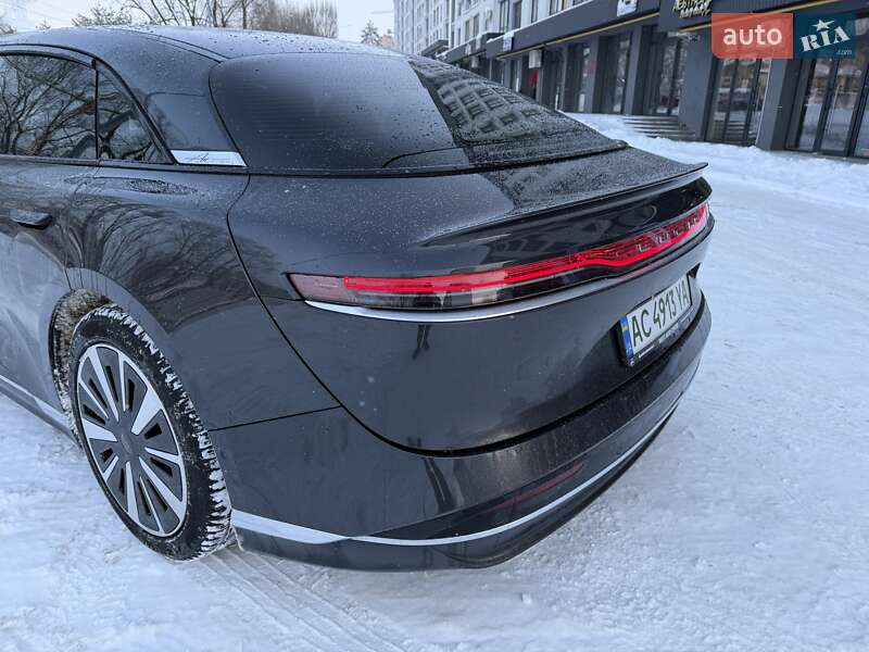 Седан Lucid Air 2023 в Львове