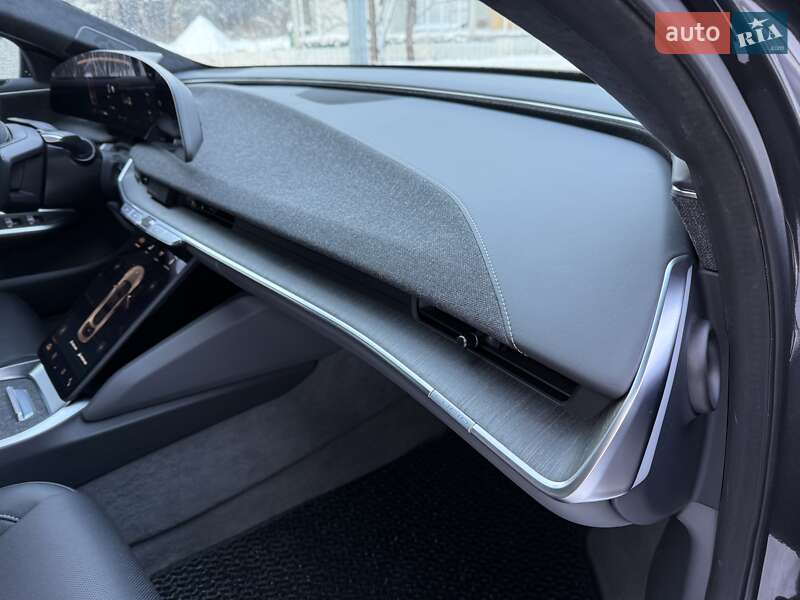 Седан Lucid Air 2023 в Львове