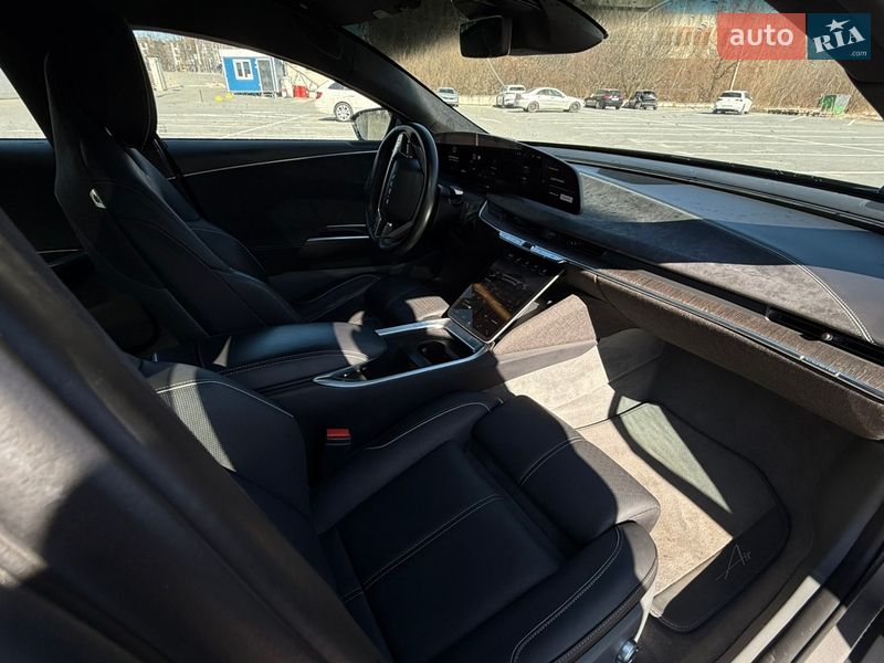 Седан Lucid Air 2022 в Львове