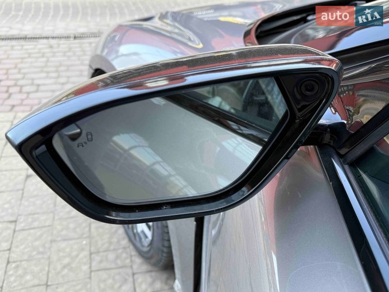 Седан Lucid Air 2022 в Львові