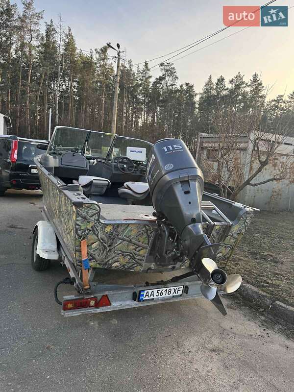 Лодка Lund 1775 2008 в Киеве