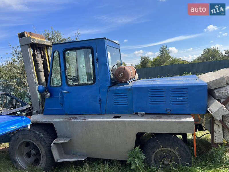 Вилочный погрузчик Львовский погрузчик 4075 1992 в Полтаве