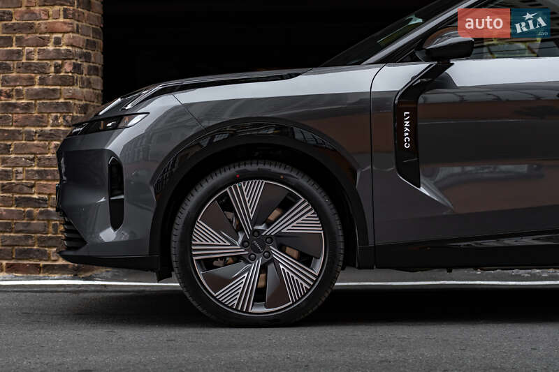 Позашляховик / Кросовер Lynk&Co 08 2024 в Києві