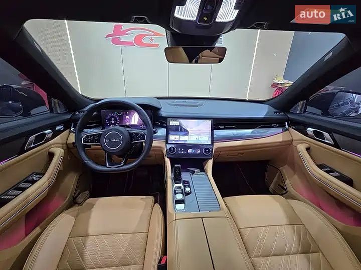 Внедорожник / Кроссовер Lynk&Co 09 2025 в Киеве