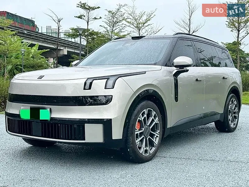 Lynk&Co 900 2025