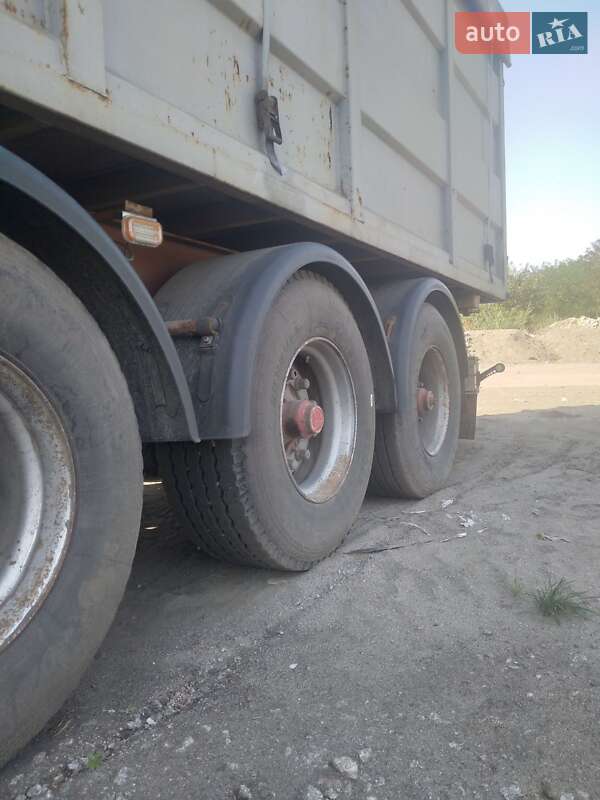 Зерновоз - полуприцеп MAFA 40 2002 в Кропивницком