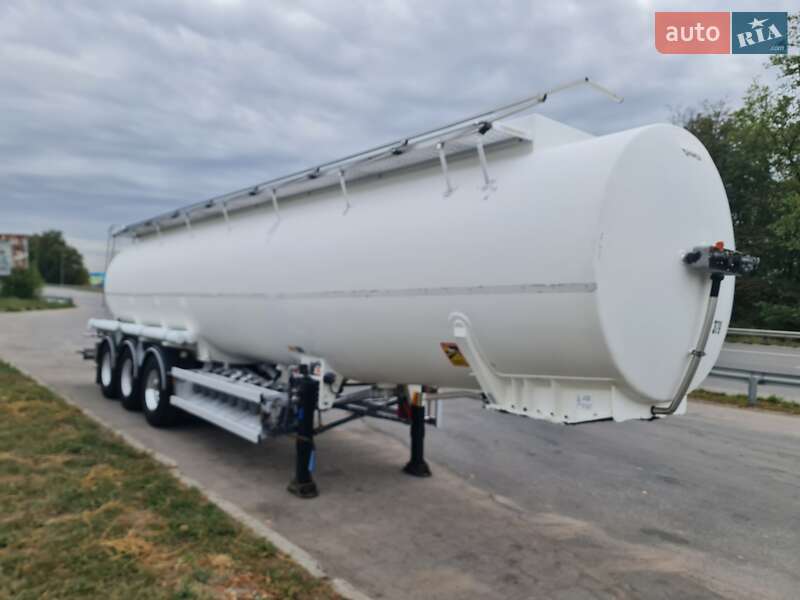 Цистерна напівпричіп Magyar Fuel Tank 2003 в Вінниці