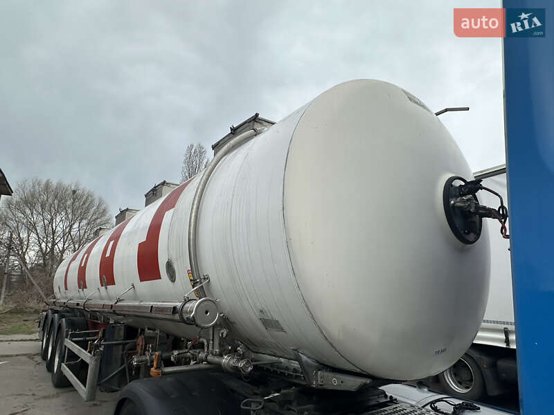 Цистерна напівпричіп Magyar SR34BT 2001 в Кременчуці