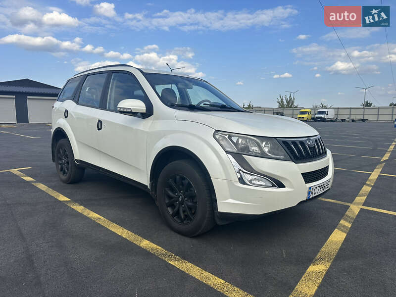 Внедорожник / Кроссовер Mahindra XUV 500 2016 в Киеве