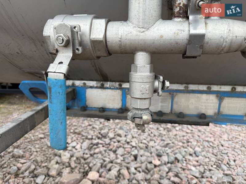 Цистерна Maisonneuv S338FG 2003 в Киеве