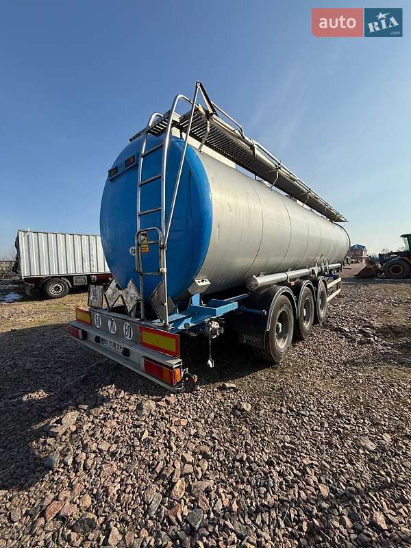 Цистерна Maisonneuv S338FG 2003 в Киеве