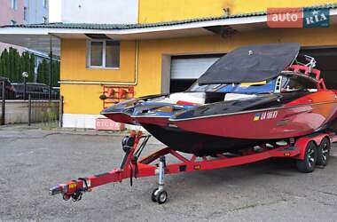 Катер Malibu Wakesetter 2012 в Киеве