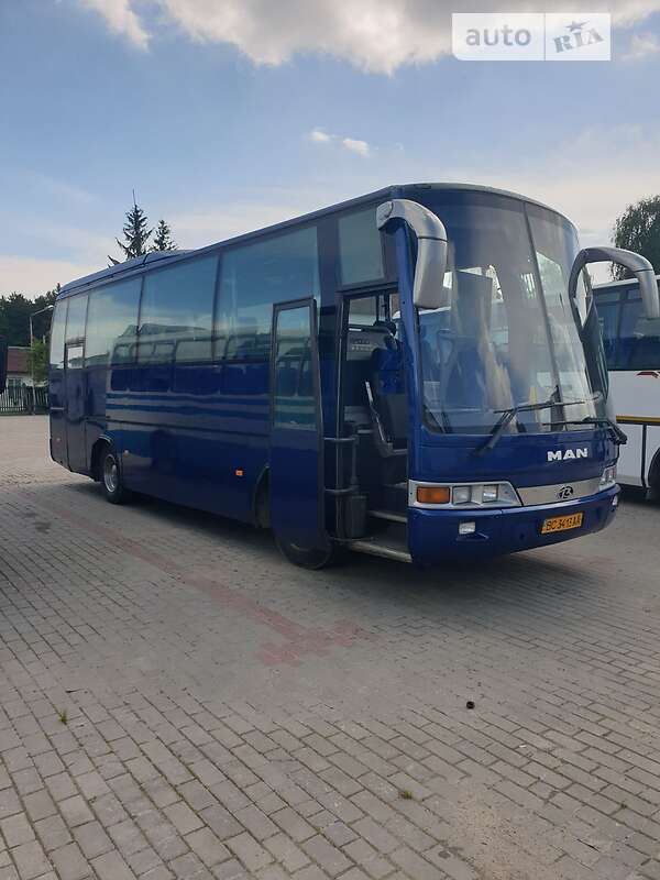 Туристический / Междугородний автобус MAN 11.190 1996 в Новояворовске