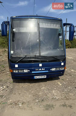 Туристический / Междугородний автобус MAN 11.220 2001 в 