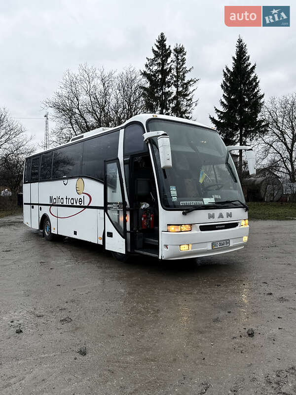 Туристический / Междугородний автобус MAN 11.220 2000 в Теребовле