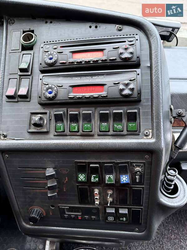 Туристический / Междугородний автобус MAN 11.220 2000 в Теребовле