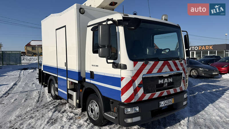 Автовышка MAN 12.192 2009 в Луцке