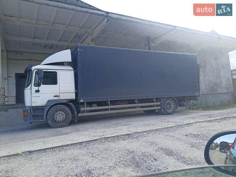 Грузовой фургон MAN 18.220 2004 в Тернополе