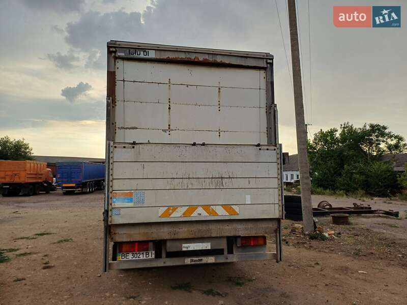 Грузовой фургон MAN 18.220 2001 в Николаеве