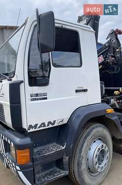 Самосвал MAN 18.224 2000 в 