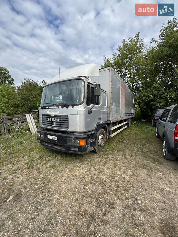 Грузовой фургон MAN 18.224 2000 в Ровно