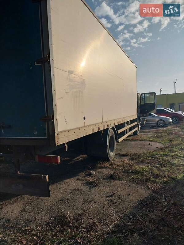 Вантажний фургон MAN 18.224 2002 в Харкові