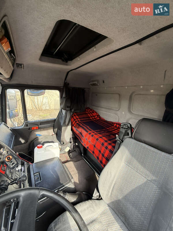 Тентований MAN 18.225 2002 в Ізмаїлі