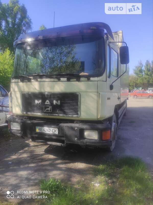 Вантажний фургон MAN 18.285 1994 в Дніпрі