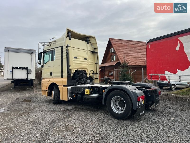 Тягач MAN 18.403 2013 в Хусте