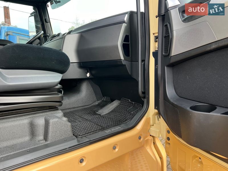 Тягач MAN 18.403 2013 в Хусте